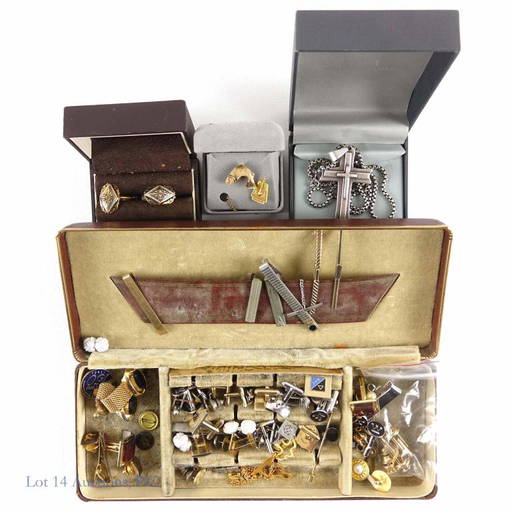 Men's Fashion Jewelry (0268) on Apr 07, 2022 Lot 14 Auctions in IL