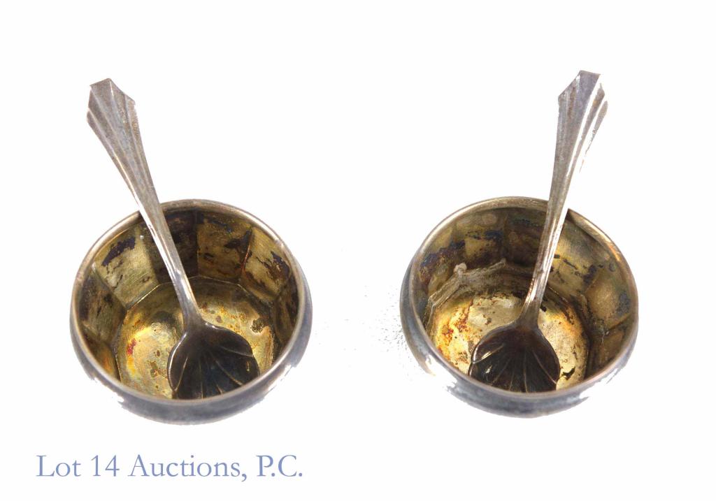 Webster Co. Silver Salt Cellars & Case: A set of two Webster Company sterling silver salt cellars, with their small spoons in their original carrying case - because in polite company one may never know when a dainty craving for salt will co