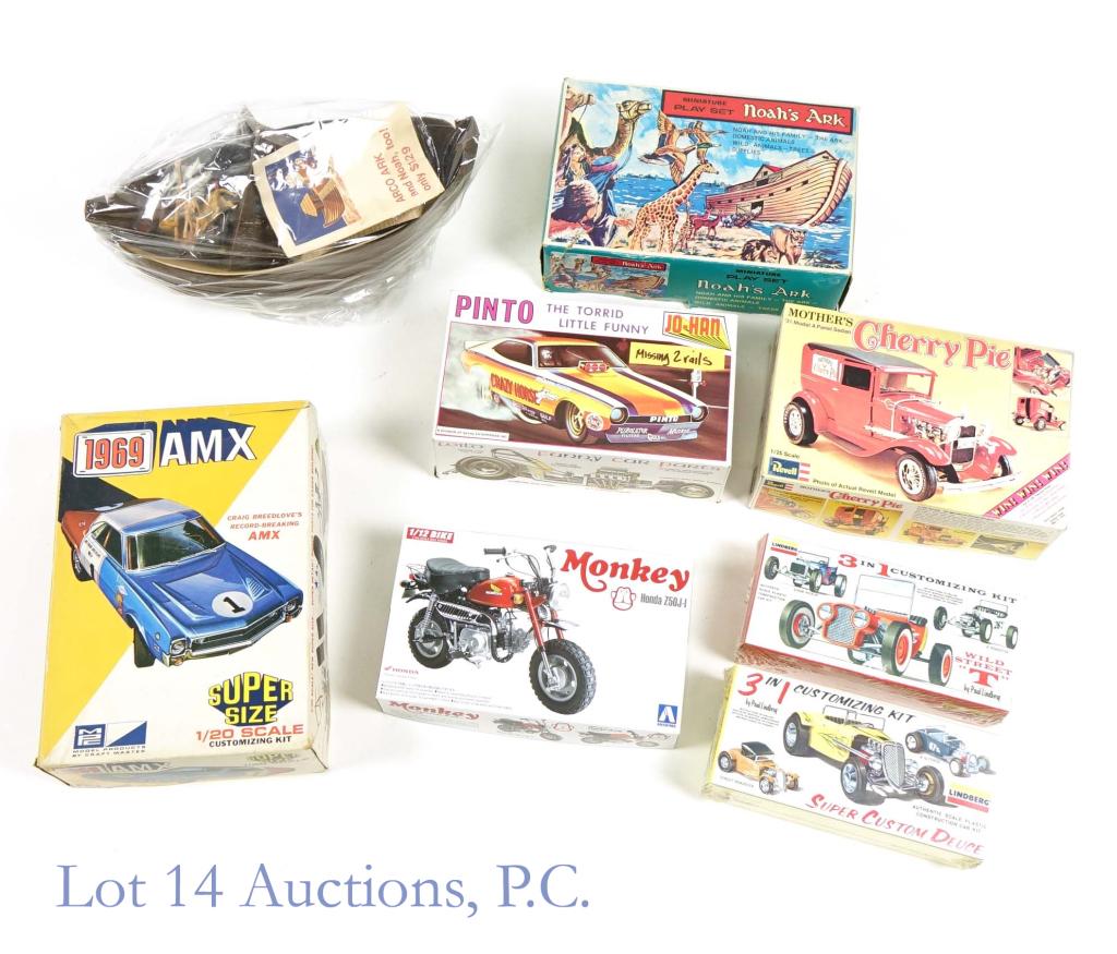 Revell, Lindberg, Aoshima... Model Kits (1 of 7)