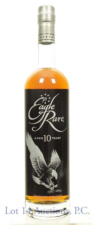 Eagle Rare 10 Year Bourbon Whiskey: Eagle Rare Kentucky straight bourbon whiskey. 10 years. 90 proof. Etch: L23039 0122:23B. Buffalo Trace Distillery.