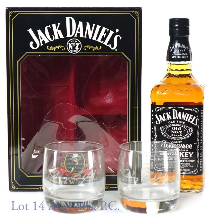 Jack Daniels Signed Jimmy Bedford Gift Set: Jack Daniel's Jimmy Bedford gift set. Boxed set includes: Jack Daniel's Old No. 7 Tennessee sour mash whiskey. 86 proof. 750 ml. *** (2) Jimmy Bedford signature whiskey tumbler glasses. Comes in origi