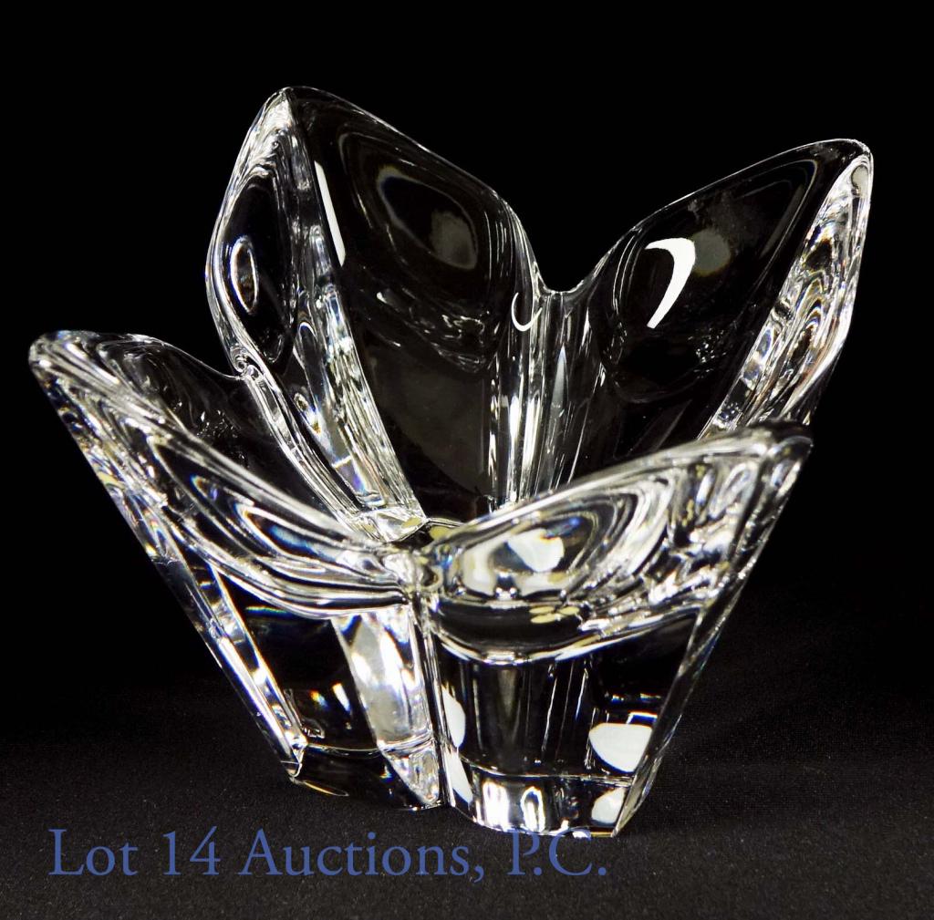 Orrefors Crystal 4 Leaf Tulip Lotus Bowl: Orrefors crystal bowl - we believe the 4-Leaf tulip lotus pattern. Label is present. NO box. 4.125" x 4.125" x 3.625" (10.4 cm x 10.4 cm x 9.2 cm)., 2.0 pounds (940 grams)
