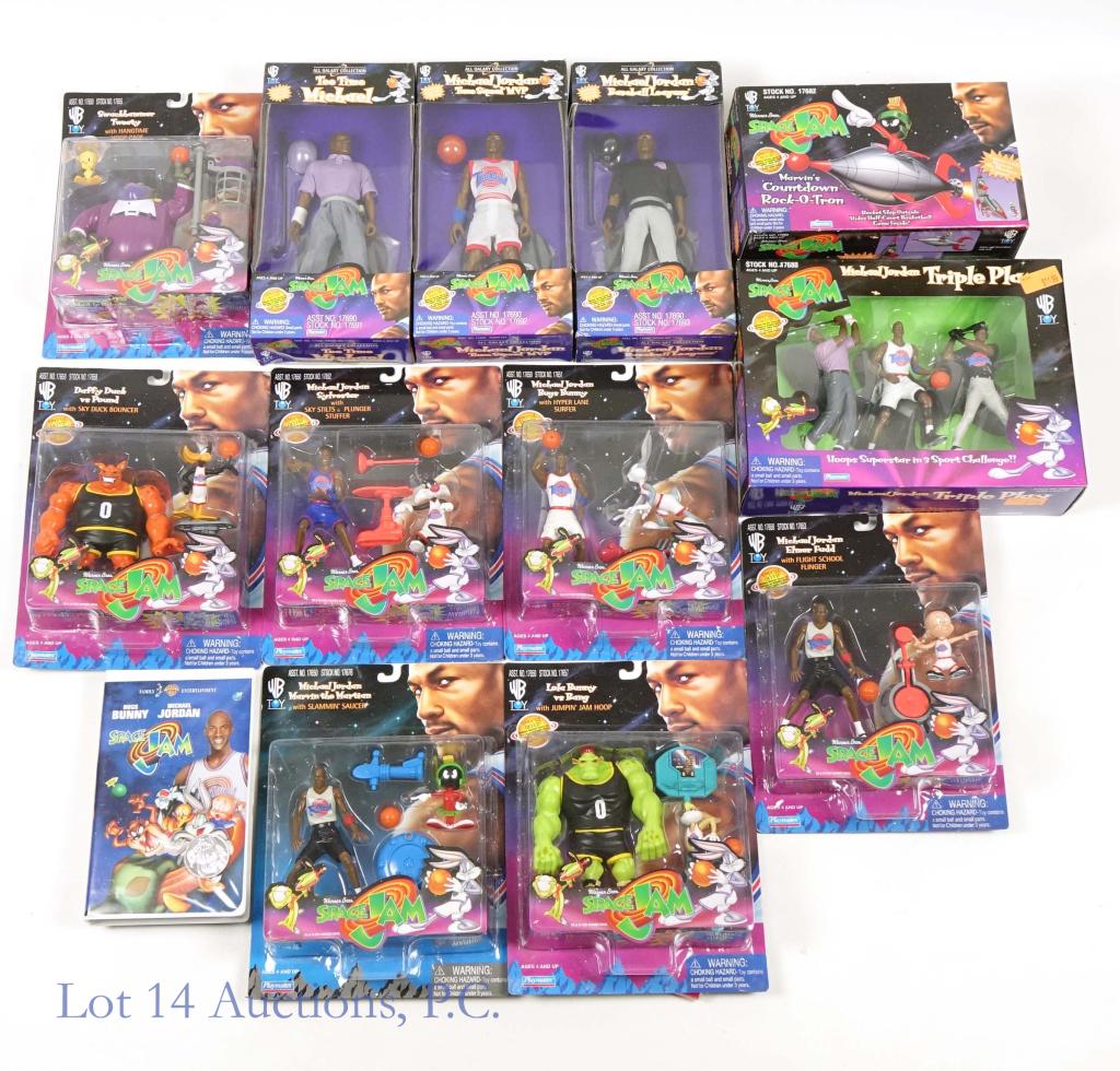 Michael Jordan Space Jam Lot: *All packages are original. 1996 Lola Bunny vs Bang with Jumpin' Jam Hoop. 1997 Michael Jordan and Marvin the Martian with Slammin' Saucer. 1996 Michael Jordan Triple Play. 1996 Swackhammer Tweety wit