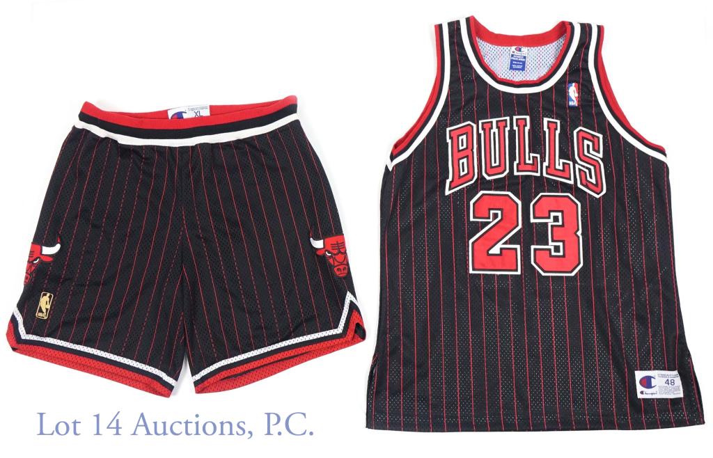 1999 Chicago Bulls Original Issue Uniform (1 of 12)