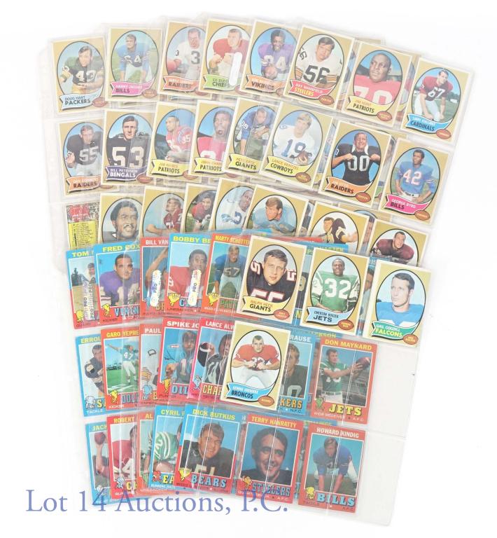 1970 & 1971 NFL Topps Football Cards (91): (49) 1970 Topps NFL football cards. Highlights include: #10 Bob Griese (damaged corners) ** #50 Daryle Lamonica (damaged corners) ** #75 Lem Barney (busted corners) ** #45 Mel Renfro (damaged corners)