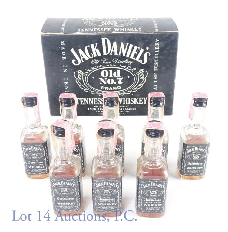 Continental Airlines 8 Jack Daniel's Minis & Box: Continental Airlines eight (8) 1/10 Pint miniature bottles with Series 111 strips. Please see photos for fill levels. 90 proof.