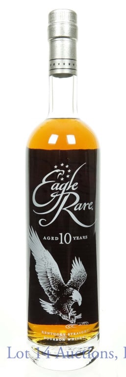 Eagle Rare 10 Year Bourbon Whiskey: Eagle Rare Kentucky straight bourbon whiskey. 10 years. 90 proof. 750 ml. Etch: L22307 ?11?:09B. Buffalo Trace Distillery.