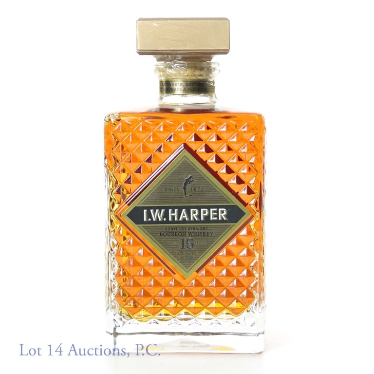 I.W. Harper Kentucky Straight Bourbon Whiskey: I.W. Harper Kentucky Straight Bourbon Whisky, aged 15 years, 86 proof. 750 ml. Bottled in Tullahoma, Tennessee.