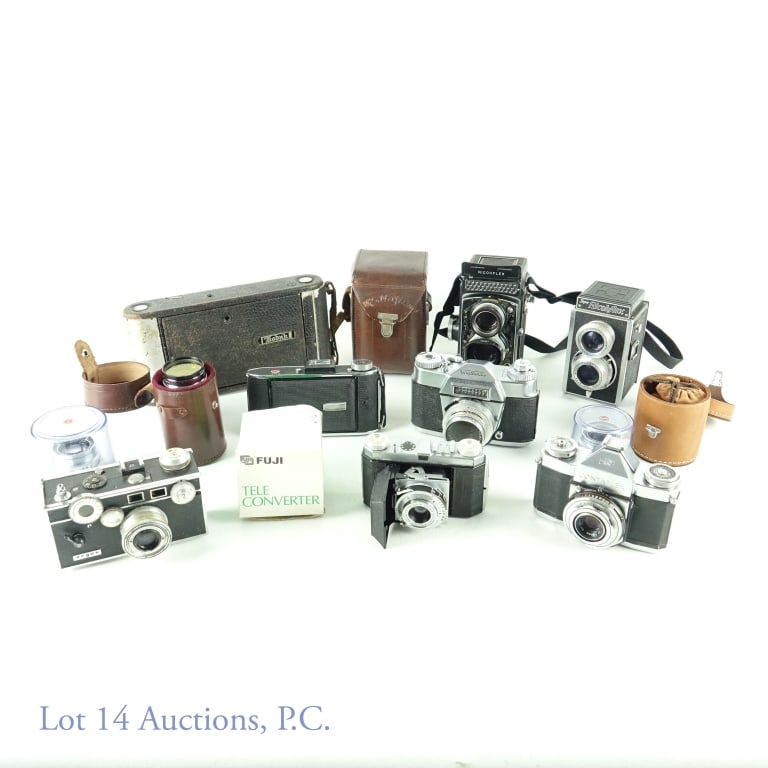 Cameras (9) & Lenses (4) (Incl. RolleiFlex): Includes 9 cameras total: * Rolleiflex Camera in case. Marked DRP 662674 DRGM, Heidoscop - Anastigmat 1:28, Franke & Heidecke Braunschweig, Compur - Rapid. Lower lens Carl Zeiss Jena Nr. 2161711, Tess