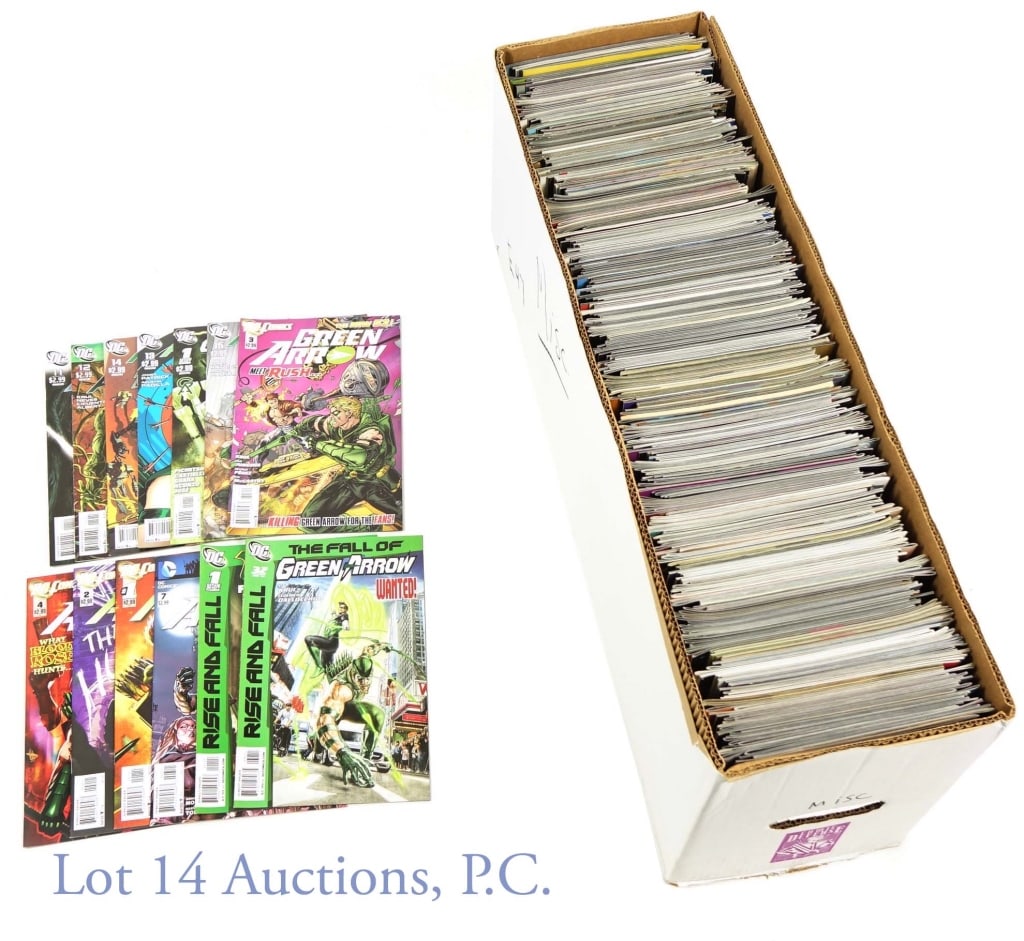 DC Comics (JSA / JLA / More) (250+) (Box Q): DC Comics (JSA / JLA / More) (250+ Comics Total) (Box Q). Features JSA, JLA, Justice Society America, Justice League America, JSA All Stars, Hawkman, Wonder Twins, Green Arrow, Aquaman, Sinestro & Mor