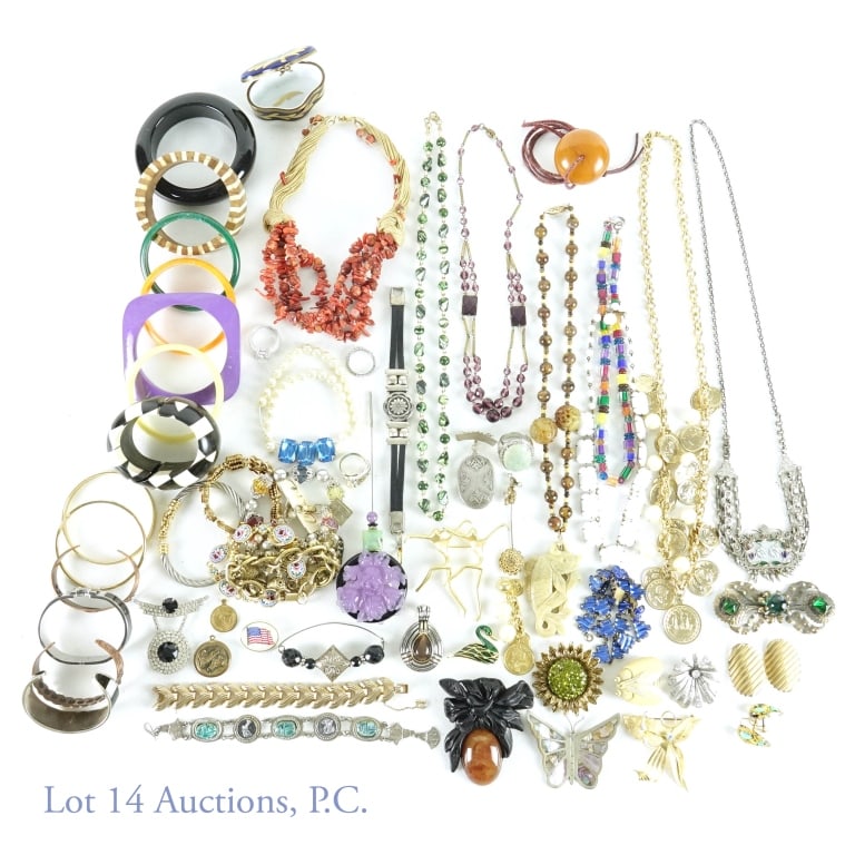 Fashion Jewelry, Limoges Trinket Box, Bangles: Assortment of fashion jewelry with bangles, bracelets, brooches, necklaces, rings and a hand painted limoges trinket box. Total weight: 3.35 pounds (1.5kg). Designers include: Monet, Miriam Haskell an