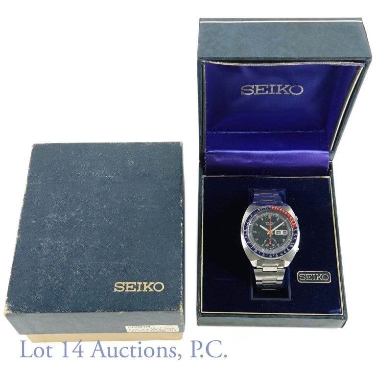 Seiko Pepsi Red / Blue Chronograph Watch with Box: Seiko Chronograph red and blue "Pepsi" watch with original box and Instructions. Watch is not running, not tested, as is, no guarantees. Crystal is scratched. Bezel turns and hands can be set. S/N 469
