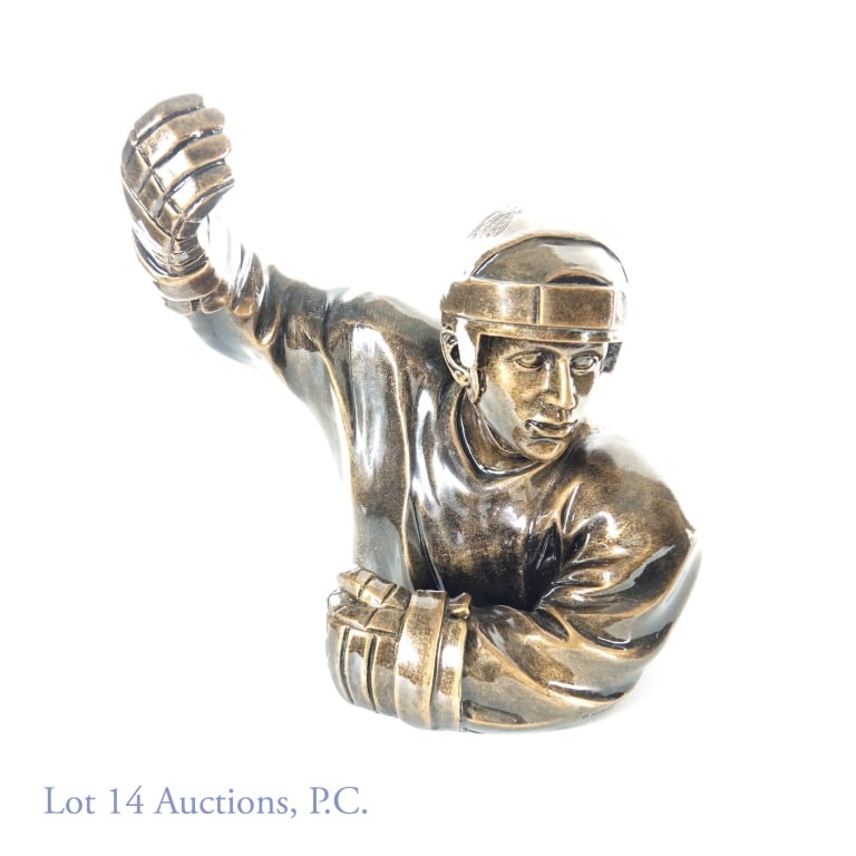 Blackhawks Wine Bottle Holder: Perfect way to display your favorite bottle of wine and add a little bit of class to your sports bar. Holds one bottle of your favorite wine or any other beverage. Bottle is held, but not very securel