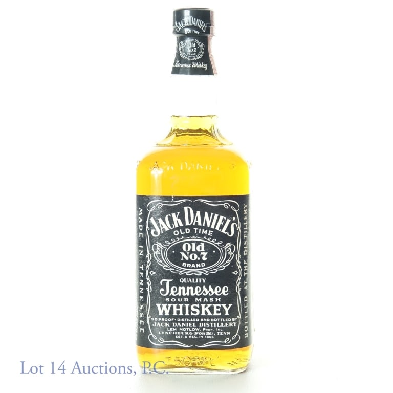 Jack Daniel's Whiskey (False Seal): Jack Daniel's Old No. 7 Tennessee sour mash whiskey - false celo seal. 90 proof. 750 ml.