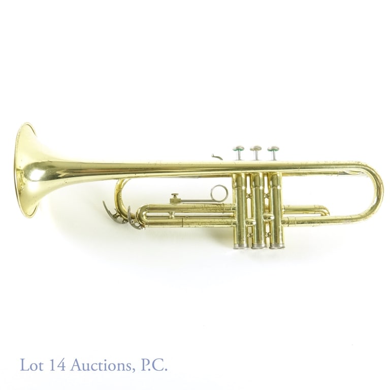 Yamaha YTR-323 Trumpet W/ Accessories: Yamaha Trumpet from Japan. Model YTR-232. With 2 mouth pieces and hard case.