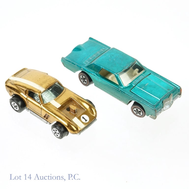 1968 Hot Wheels Red Line Continental Mark III ++: 1968 Mattel Hot Wheels red line Custom Continental Mark III die cast car in metallic aqua. Some wear, and bottom has some oxidation. Axles appear to have a little bend. Hood interior appears clean. **