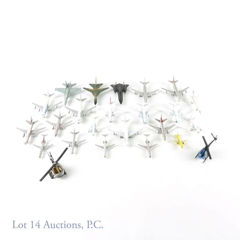 Die Cast Metal Airline Airplanes, 2 Helicopters: 22 Die Cast metal airplanes. 19 airline die cast metal airplanes. Western Pacific Simpsons plane, Pan Am, Alitalia, KLM, Swissair, Air France, Lufthansa, American, Northwest Orient... Matchbox Lesney