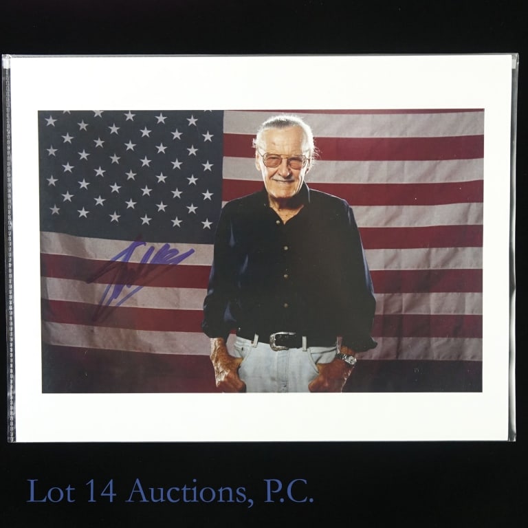 Marvel Comics Stan Lee Signed Photograph: Marvel Comics Stan Lee Autographed 8x10" Photograph.