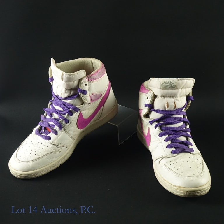 1986 Nike Air Jordan 1 OG High Metallic Purple (Size 11.5): Original 1986 Nike Air Jordan I OG High Metallic Purple NBA Basketball Sneakers / Shoes (Men's Size 11.5) (Colorway - White/Metallic Purple AKA Purple Mets) (SKU/Style Code: 850911ST-P) (Made In South