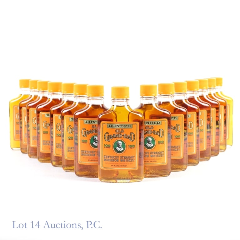 Old Grand-Dad Bonded Kentucky Bourbon 15 x 200ml: Fifteen bottles of Old Grand-Dad Bonded Kentucky Straight Bourbon Whiskey. Bottled in bond (100 proof). 200 ml. 1994/95. Please see photos for additional details.