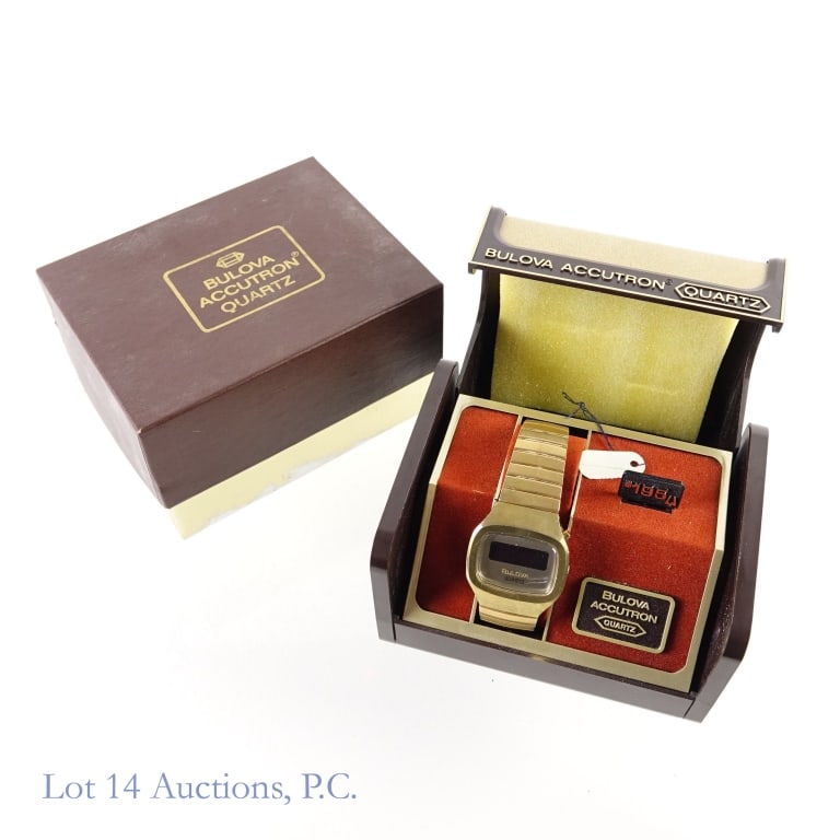 Bulova 1977 N7 Quartz Digital Watch, Box & Display: Bulova 1977 N7 Quartz Digital Watch, Box & Display. Crystal cracked. Not powered currently. Corrosion near case back. Wear and tear on watch and box. Box and display most likely from 2577 model. See p