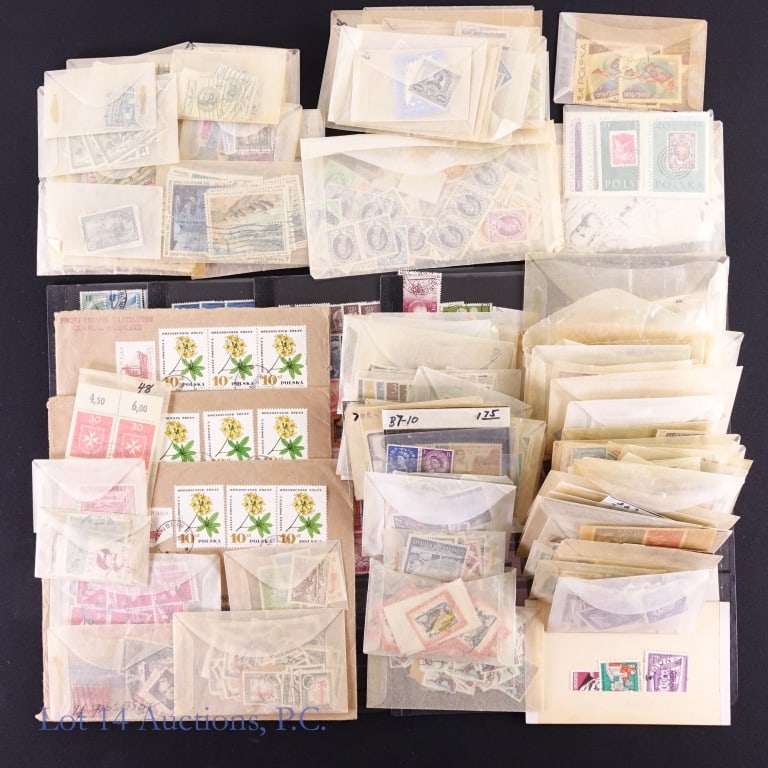 World Postage Stamps (500+) (1 of 3)