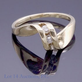 14k Y Gold + Diamonds Ring
