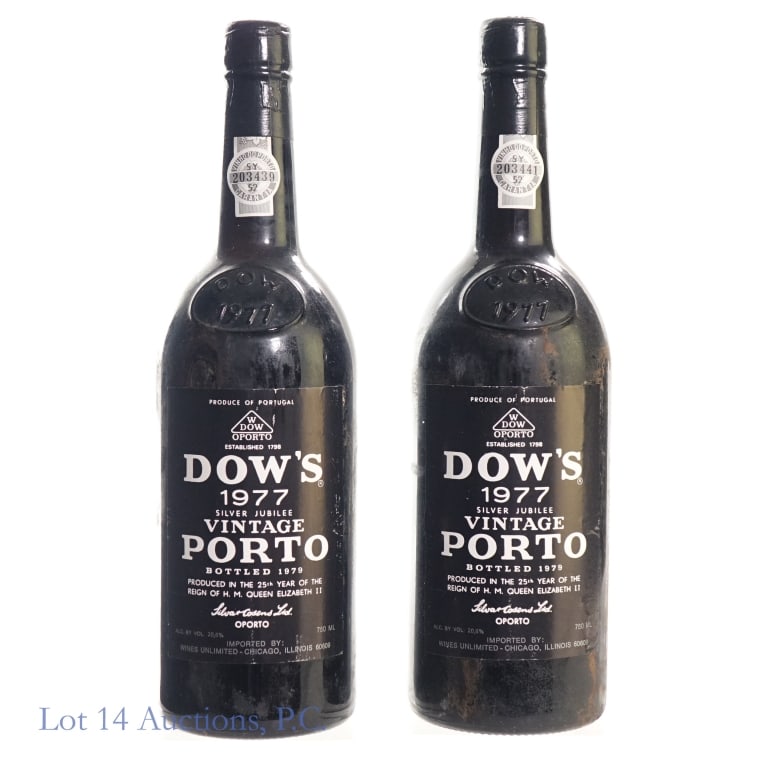1977 Dow's Silver Jubilee Vintage Porto (2): 2 bottles total in this lot. 1977 Dow's Silver Jubilee Vintage Porto, 20.6% ABV, 750 ml, Vintage: 1977, Bottled: 1979 (x2), commemorating the 25th year of the Reign of H.M. Queen Elizabeth II. All bot