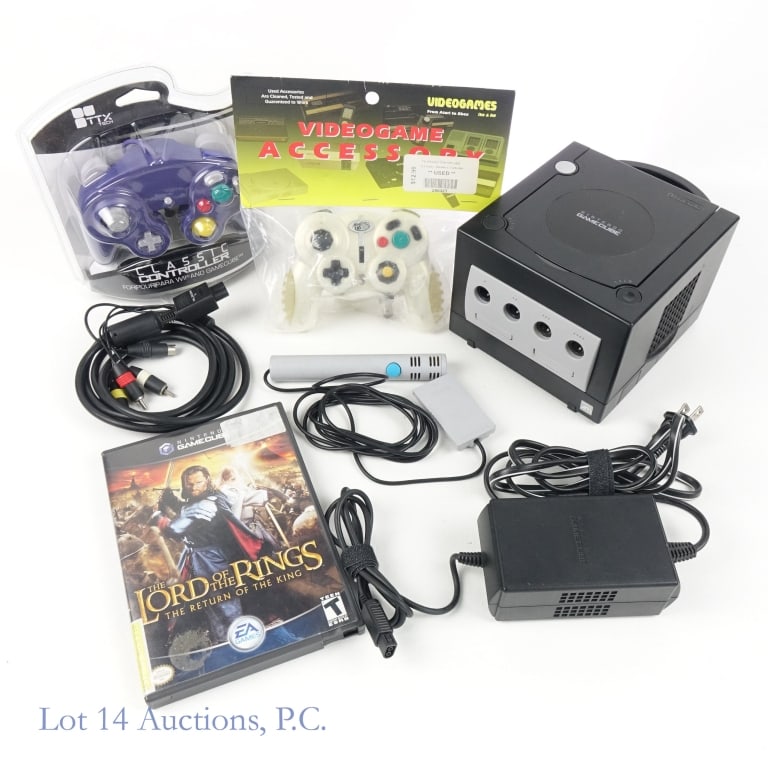 Sega Dreamcast Console (Controllers + 3 Games) (1 of 8)