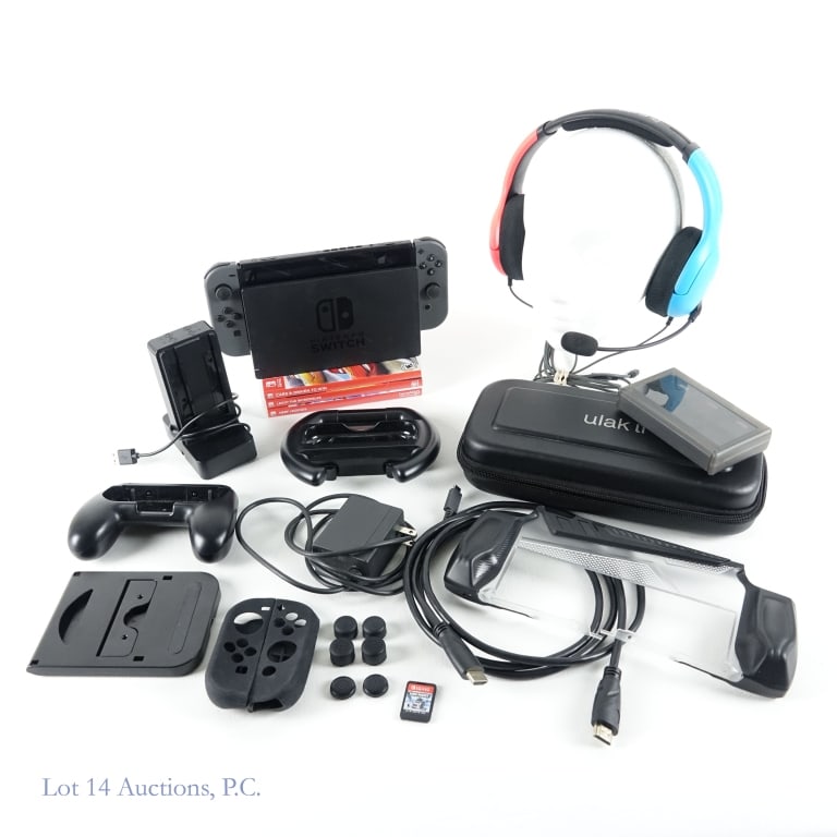 Nintendo Switch Game Console (Accessories & Games) (1 of 6)