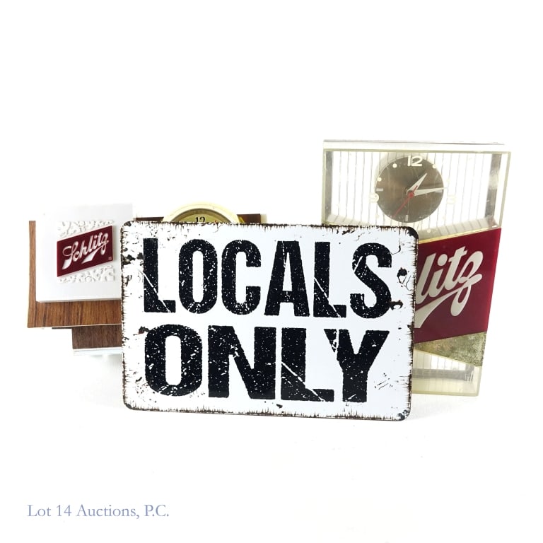 Schlitz Beer LightUp Advertising Clocks (2) ***: *** LOCAL PICK UP or 3rd PARTY SHIPPING ONLY. This lot will NOT be shipped in house. *** Two Schlitz Beer light up advertising clocks. One has a bar / table mount. Lights up, and clock appears to work