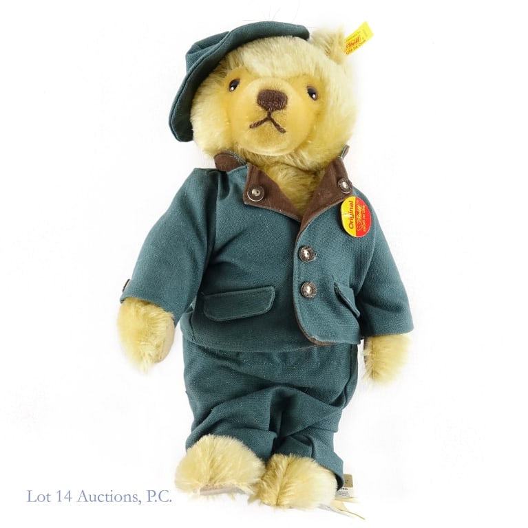 Steiff Huntsman Growler Teddy Bear 028502: Original Steiff Huntsman Growler Teddy Bear, genuine mohair, made in Germany. Bear includes original ear tags, and pin, as well as store tags on clothing and paws, growler is also still in working con