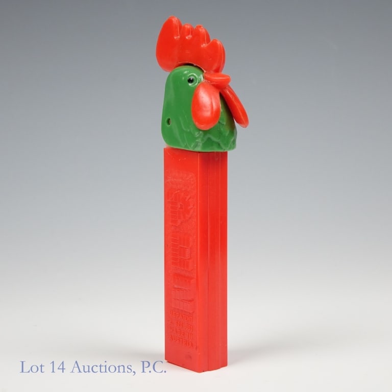 PEZ Dispenser, Green Rooster, 2.6, Austria: PEZ, Green Rooster, 2.6, Austria. PEZ Green Rooster, Red comb & beak, #2.620.061, Made in Austria, Red stem, Spring working, Head loose, No feet, Small marks on stem. See photos for more details on co