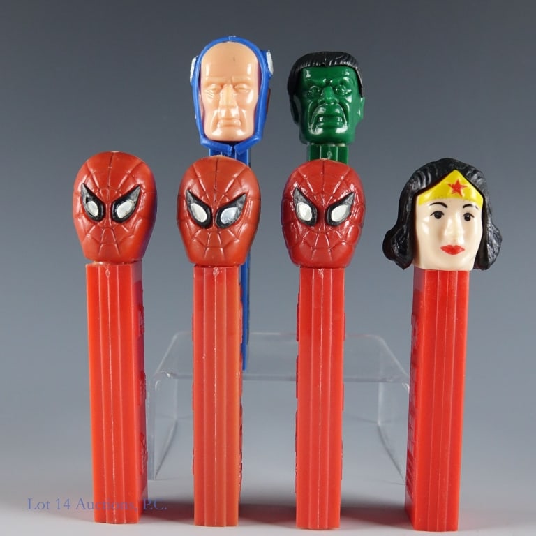 PEZ, Marvel & DC , 3.9's, Austria & Hong Kong (6): PEZ, Marvel & DC Comics, 3.9's, Austria & Hong Kong (6). Collection of PEZ dispensers from Marvel and DC Comics. Unless otherwise noted all dispensers: No feet, working springs, stable heads, 3.942.68