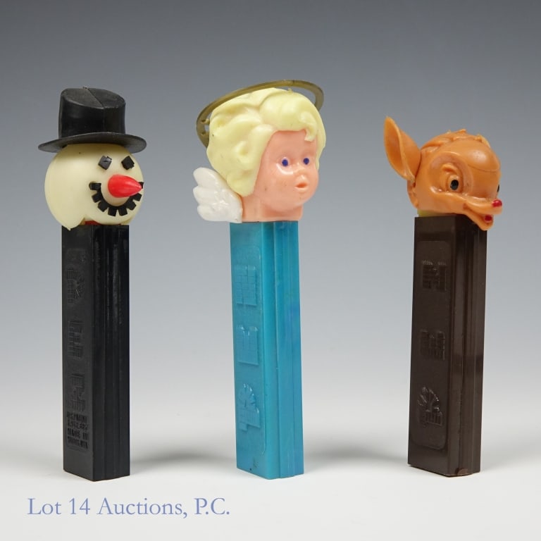 PEZ Dispenser, Rudolph, Angel, Frosty 2.6-3.9 (3): PEZ, Rudolph, Angel, Frosty 2.6-3.9 (3). Collection of PEZ dispensers. Unless otherwise noted all dispensers: No feet, working springs, stable heads, Made in Austria. Rudolph ,3.942.683, Brown stem, D