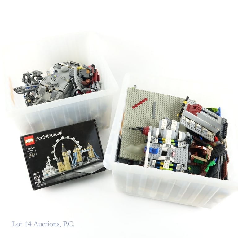 LEGO Blocks (App. 20 pounds!): A large collection of loose LEGO building blocks. Includes the Lego Architecture London set (21034) - the box is open and we cannot confirm if the entire set is there. The complete collection and two