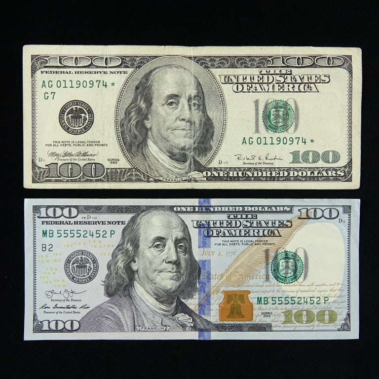 1996 - 2013 USA $100 FRNs: Star & Five 5s / 2s (2): Two (2) $100 Federal Reserves star note and five 5s note - green seal in CU condition as follows: --- (F-2175G*) $100 Federal Reserve "star" note Series 1996 (Chicago) S/N AG-01190974*. Printed 1,920,