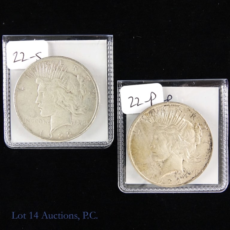 1922 & 1922-S USA Silver Peace Dollars (2): Two (2) United States 1922 and 1922-S silver peace dollars (Philadelphia, San Francisco Mints). Designer is Anthony de Francisci. Metal is 90% silver, weighs 26.73 grams and diameter measures 38.1 mm 