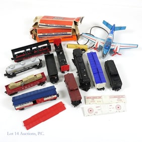 O Scale Lionel Train Cars & Locomotive (9+1)