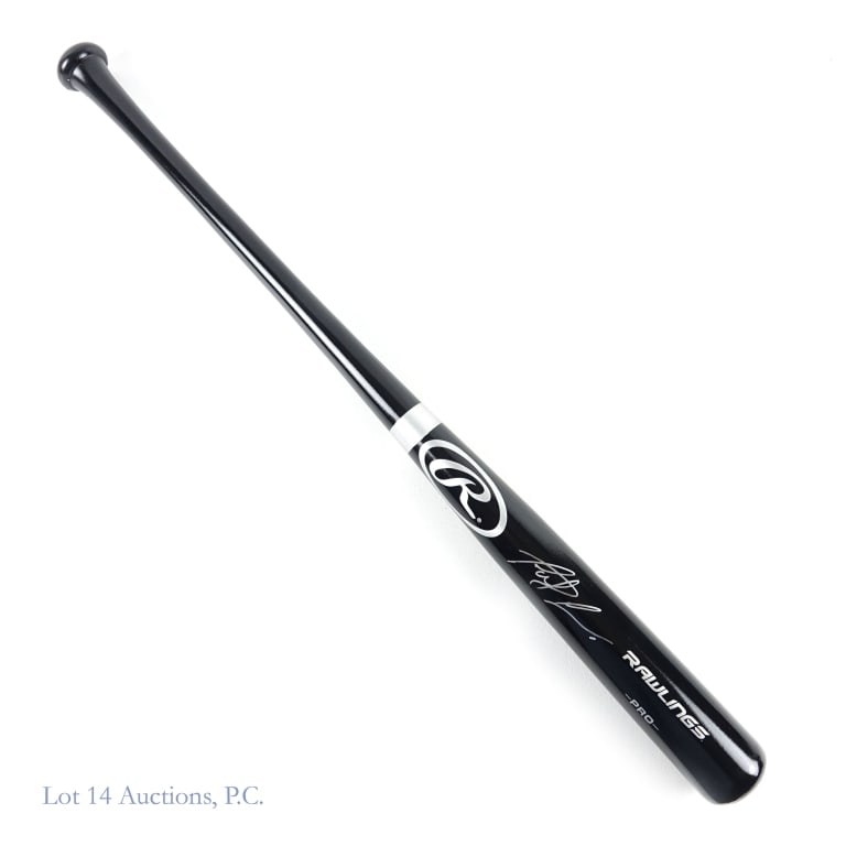Fernando Tatis Jr. Signed Rawlings Bat (BAS COA): Fernando Tatis Jr. Autographed Rawlings Pro Baseball Bat (Beckett Authentication COA). (Beckett Certification: Q36003). Please see images for details regarding condition.
