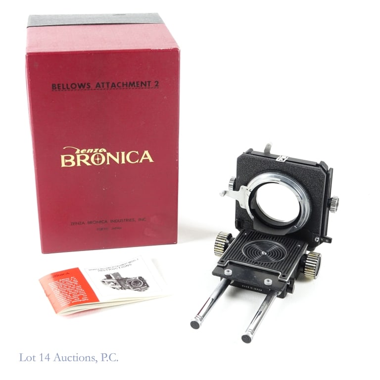 Zenza Bronica Tilt & Shift Bellows 2: Zenza Bronica Tilt & Shift Bellows 2. Bronica bellows attachment model 2 in conjunction with the camera Bronica Model C or S2. Original packaging and instruction manual included. Appears well maintain