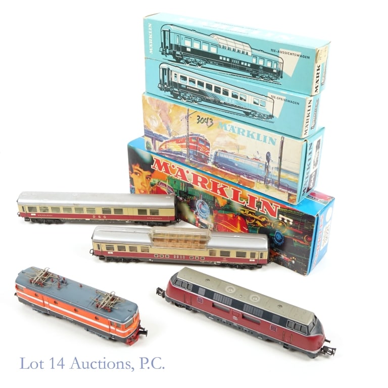 Marklin HO Locos, Cars #3021, 3043, 4057, 4090: Marklin HO Locos, Cars #3021, 3043, 4057, 4090. HO Gauge Locomotives from Marklin as well as a restaurant car in original packaging. #3043 - Electric Locomotive. #3021 - Electric Locomotive. #4057 - R