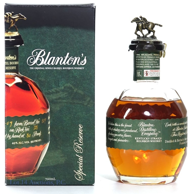 Blanton's Green Label Single Barrel Bourbon "S"**: Blanton's Green Label Single Barrel Bourbon, 80 Proof, 70 cl, Letter S, Dump Date: 08-07-23, Barrel #114, Bottle #33. Box included. NO bag. ** Broken seal wax. ** Please see photos.