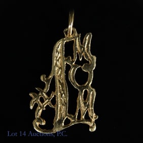14k Yellow Gold "#1 Mom" Pendant
