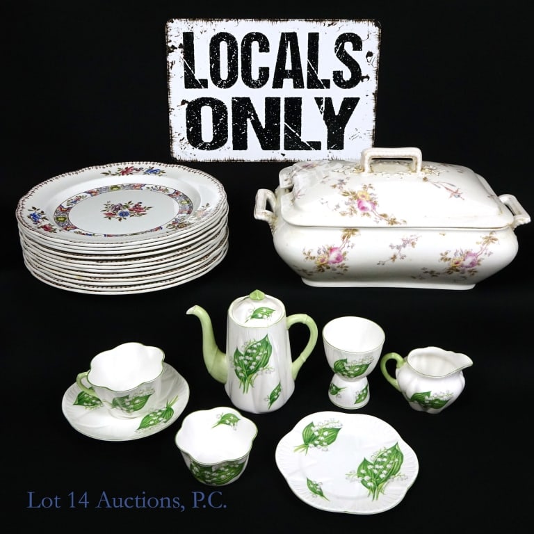 Mixed China Set (LOCAL PICK-UP/3rd ONLY): ****LOCAL PICK-UP or third party shipping ONLY lot. Mixed set of china including: 1-12 large Copeland-Spode large floral dinner plate. 2-Large C. Field Haviland Limoges floral serving dish with lid, p