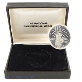 1976 USA 92.5%-Silver National Bicentennial Medal