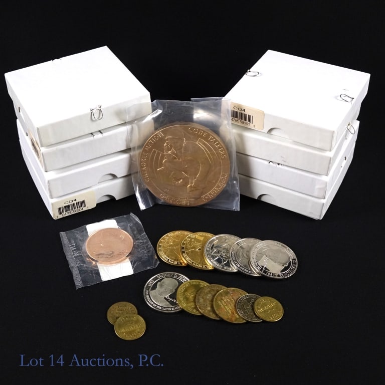 Various USA Tokens & Medals (22): Twenty-two (22) various United States tokens and medals as follows: ---Act of Congress U.S. Mint 3 inch bronze commemorative medals in OGP: --(N/D) Neil Armstrong, Michael Collins, Buzz Aldrin, John G