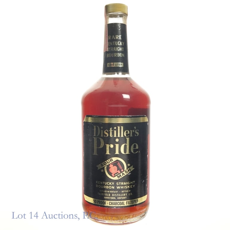Distiller's Pride 10yr Sour Mash Bourbon 1 Ltr: Distiller's Pride 10yr Sour Mash Bourbon from Bardstown, Kentucky, 90 proof, 1 liter. "81" embossed on bottom of bottle. Research suggests this may be from Nelson Distilleries, Bardstown.