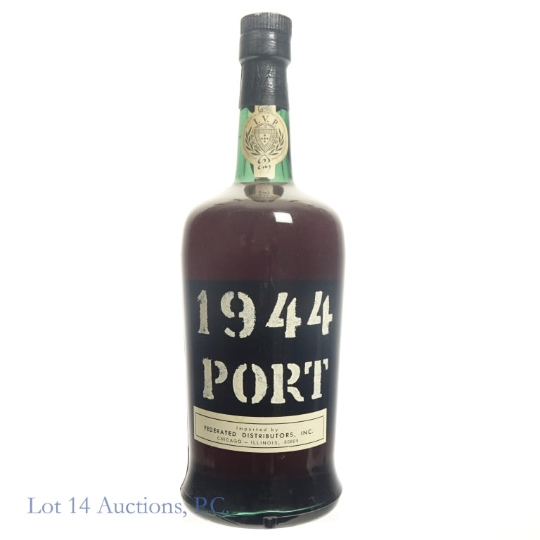 1944 Douro Port Wine Estoril Tawny: Vinho do Porto Estoril Tawny Douro Port Wine. 1 pt, 9 fl oz. 40 proof. Good condition, see photos for details