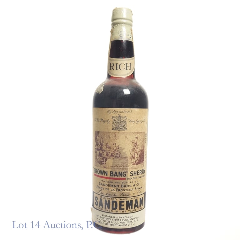 Sandeman "Brown Bang" Sherry Golden Oloroso: Sandeman "Brown Bang" Golden Oloroso Sherry. Pre 1952. 1 Pint, 9 Fluid ounces. 19%abv. The sherry is too dark to tell if there is sediment. High shoulder fill. With Illinois tax stamp.